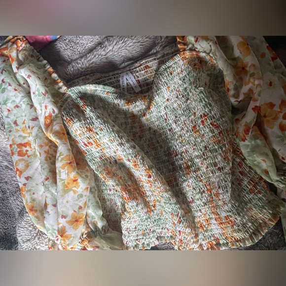 Love 4 Truth Off-Shoulder Floral Top - Picture 2 of 2